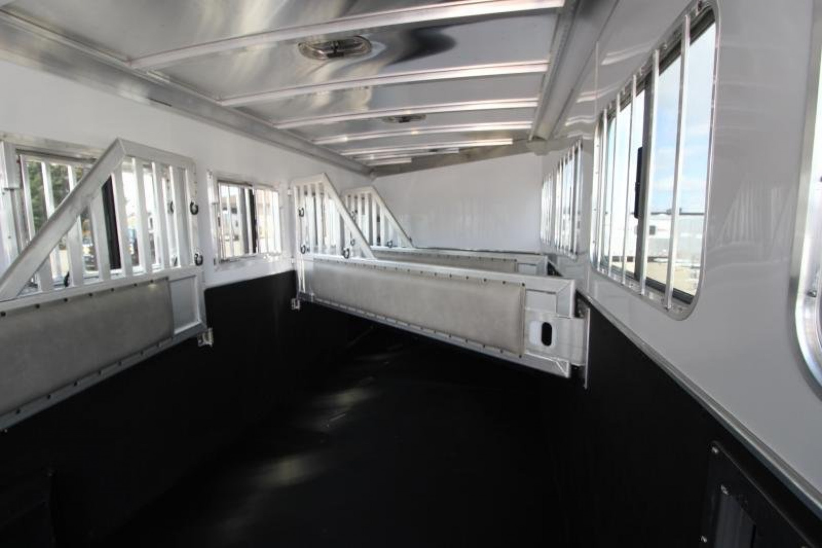 New 2025 Featherlite 6 Horse Trailer