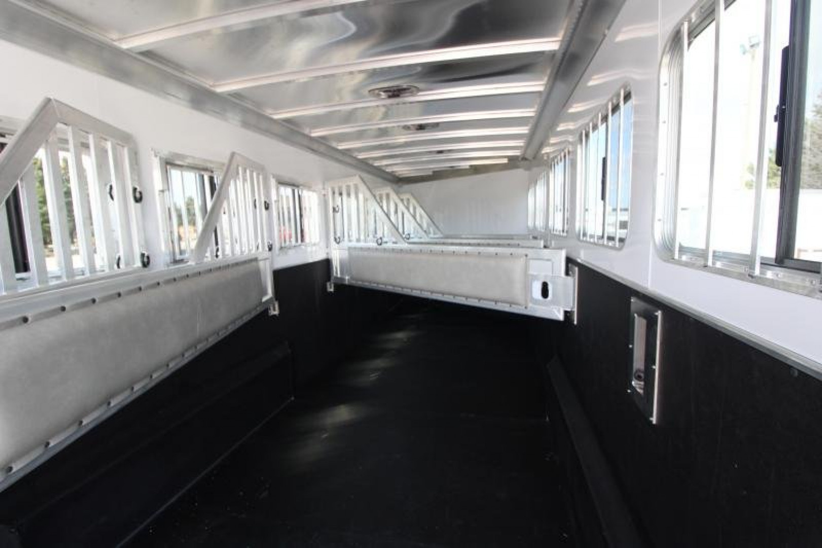 New 2025 Featherlite 6 Horse Trailer