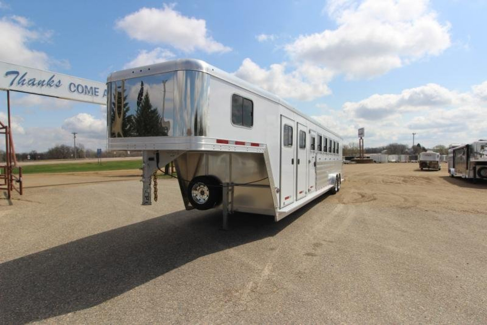 New 2025 Featherlite 6 Horse Trailer