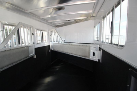 New 2025 Featherlite 6 Horse Trailer