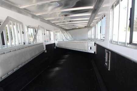 New 2025 Featherlite 6 Horse Trailer