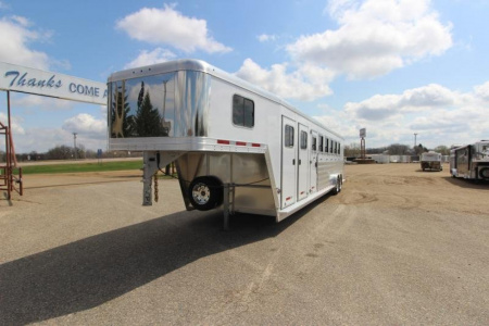 New 2025 Featherlite 6 Horse Trailer