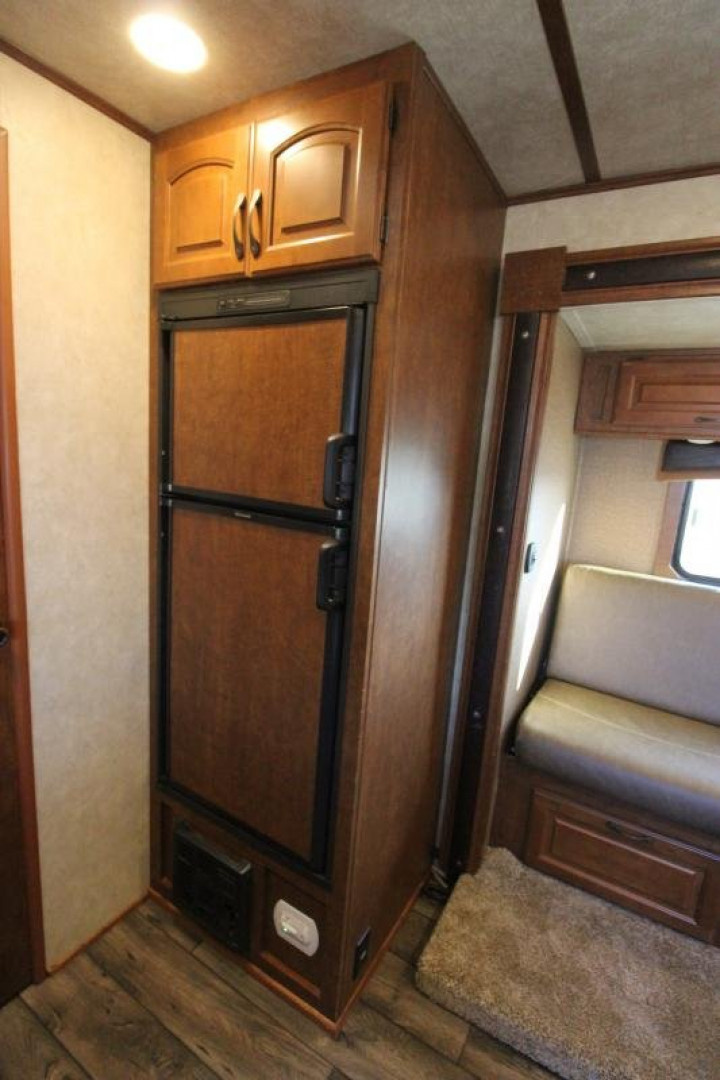 Used 2015 Bison Trailers 3 Horse LQ Trailer