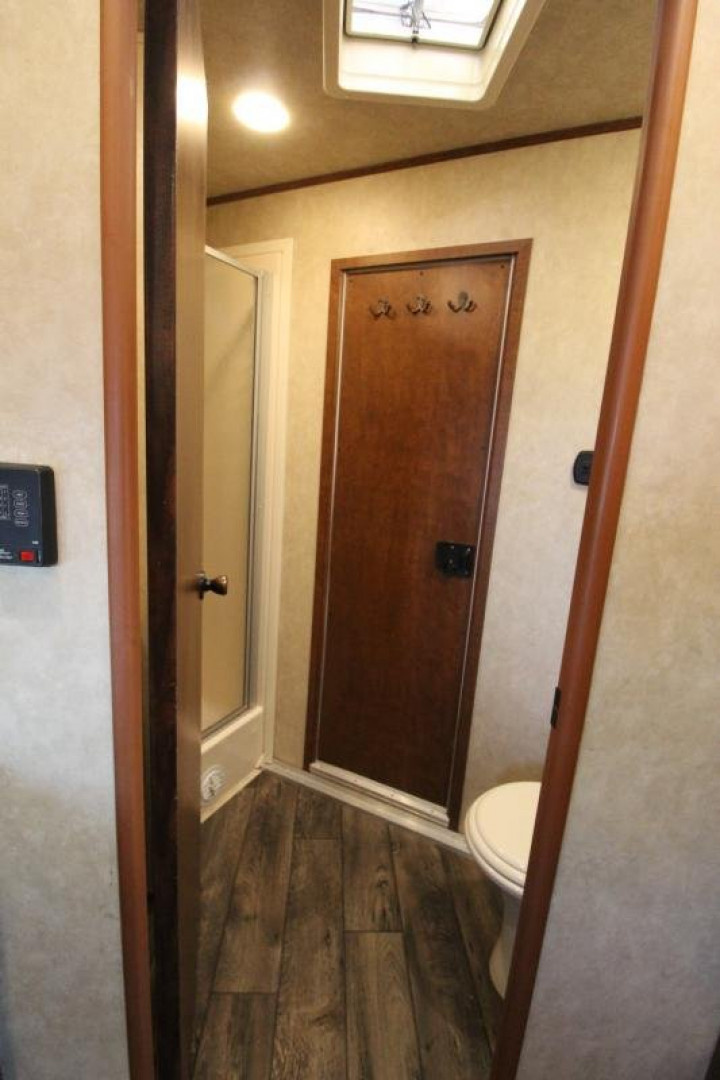 Used 2015 Bison Trailers 3 Horse LQ Trailer