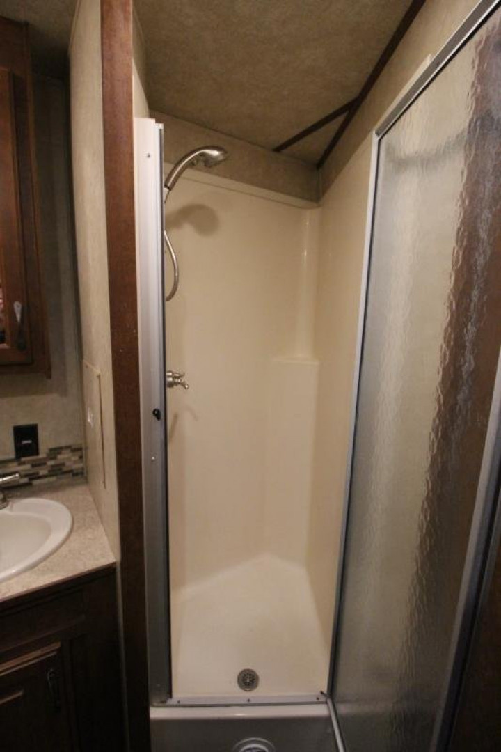 Used 2015 Bison Trailers 3 Horse LQ Trailer