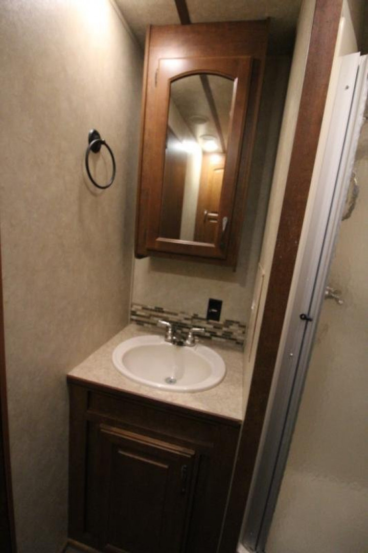 Used 2015 Bison Trailers 3 Horse LQ Trailer