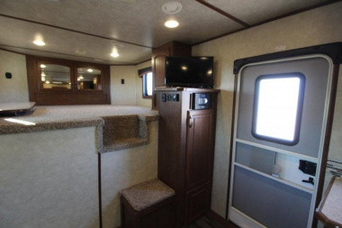 Used 2015 Bison Trailers 3 Horse LQ Trailer