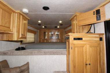 New 2023 Sundowner Stock Combo LQ MT Horse Trailer
