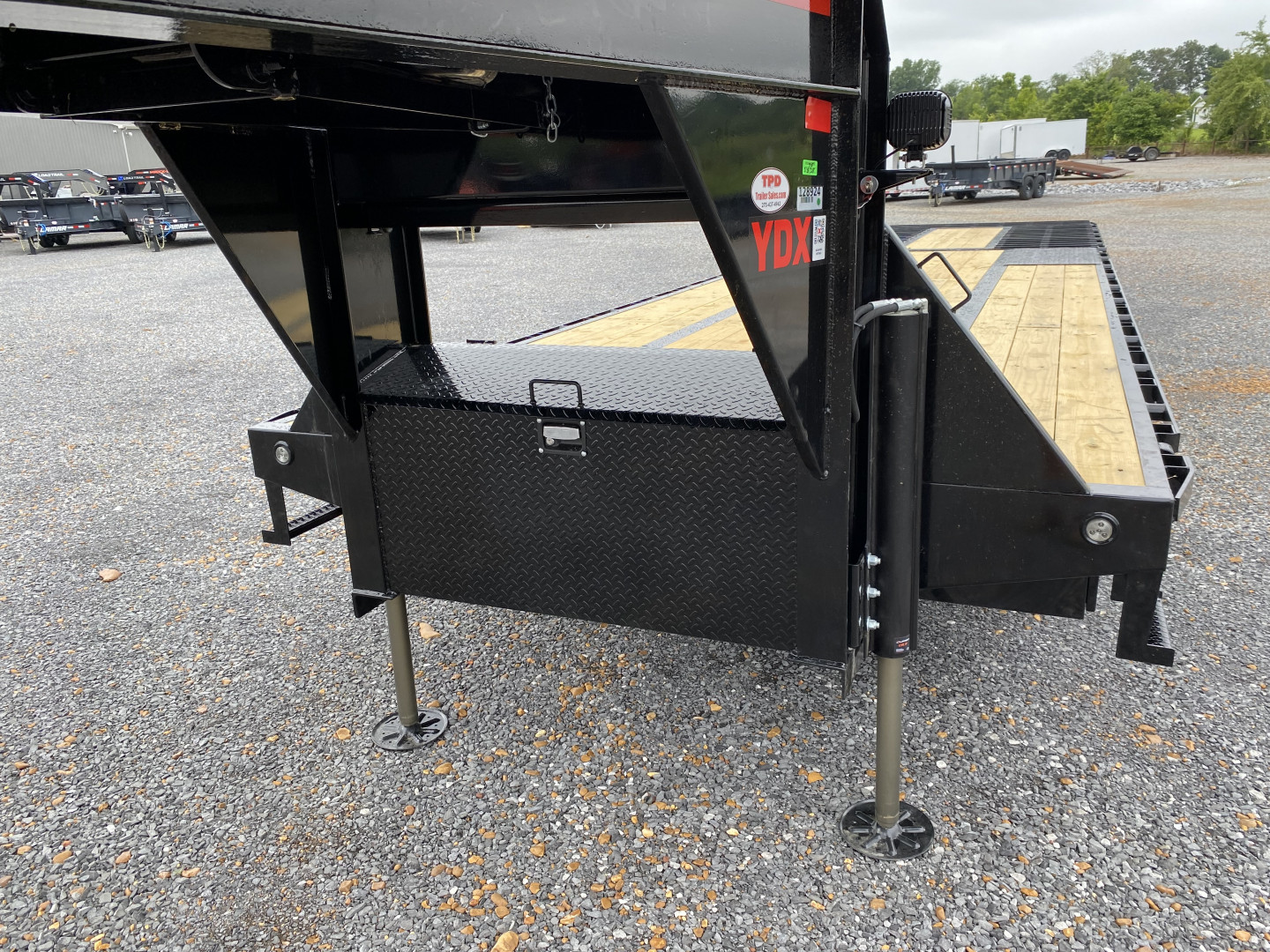 New 2026 MAXXD 102"X34' 30k Hyd Dove Gooseneck Trailer