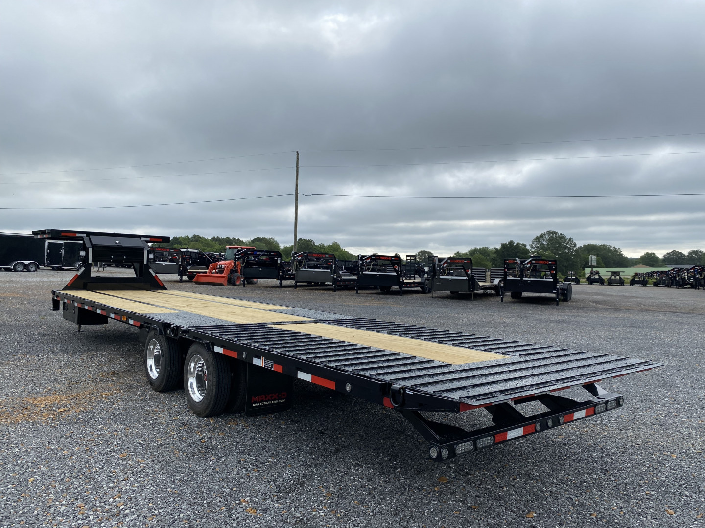 New 2026 MAXXD 102"X34' 30k Hyd Dove Gooseneck Trailer