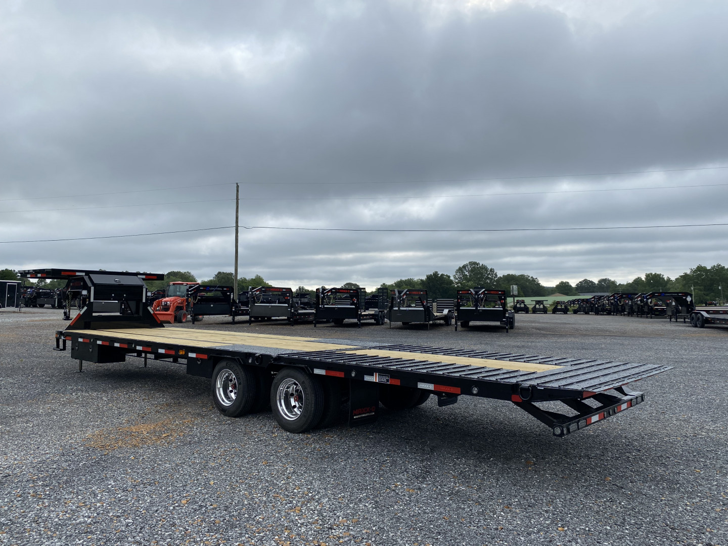 New 2026 MAXXD 102"X34' 30k Hyd Dove Gooseneck Trailer
