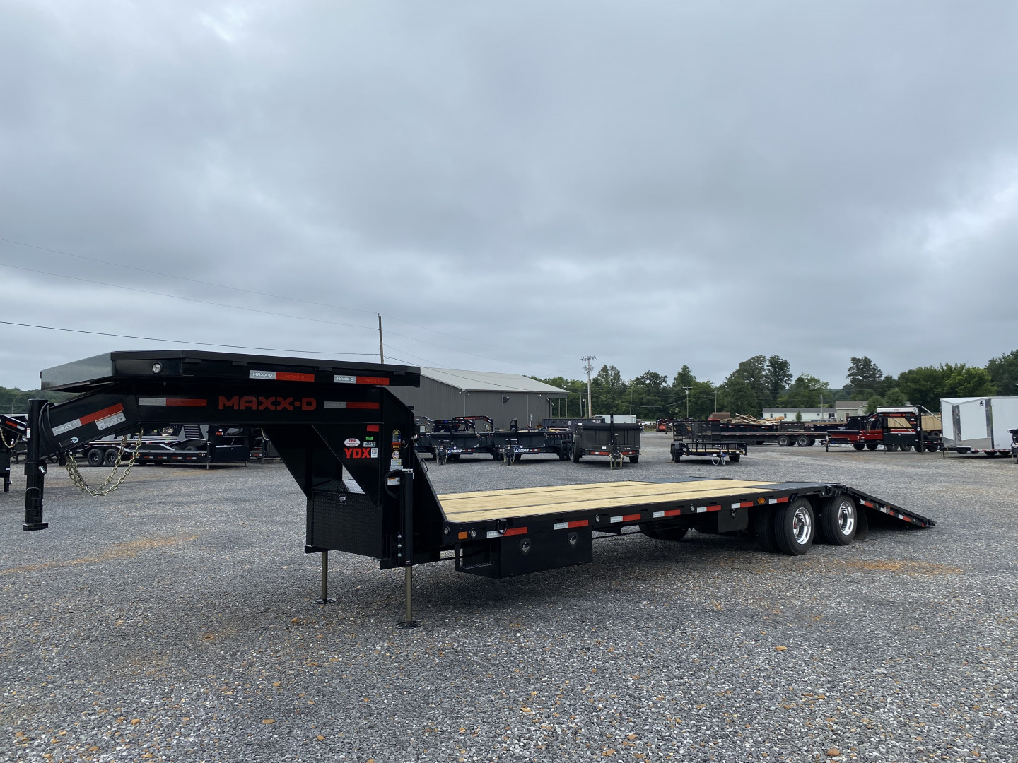 New 2026 MAXXD 102"X34' 30k Hyd Dove Gooseneck Trailer