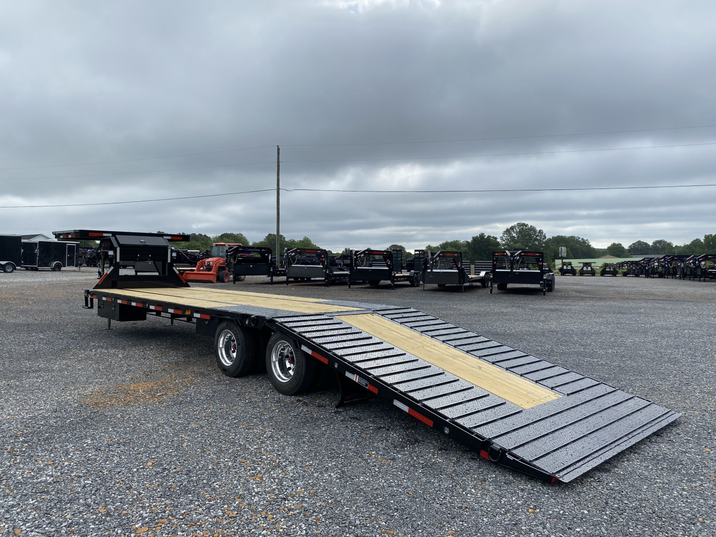 New 2026 MAXXD 102"X34' 30k Hyd Dove Gooseneck Trailer