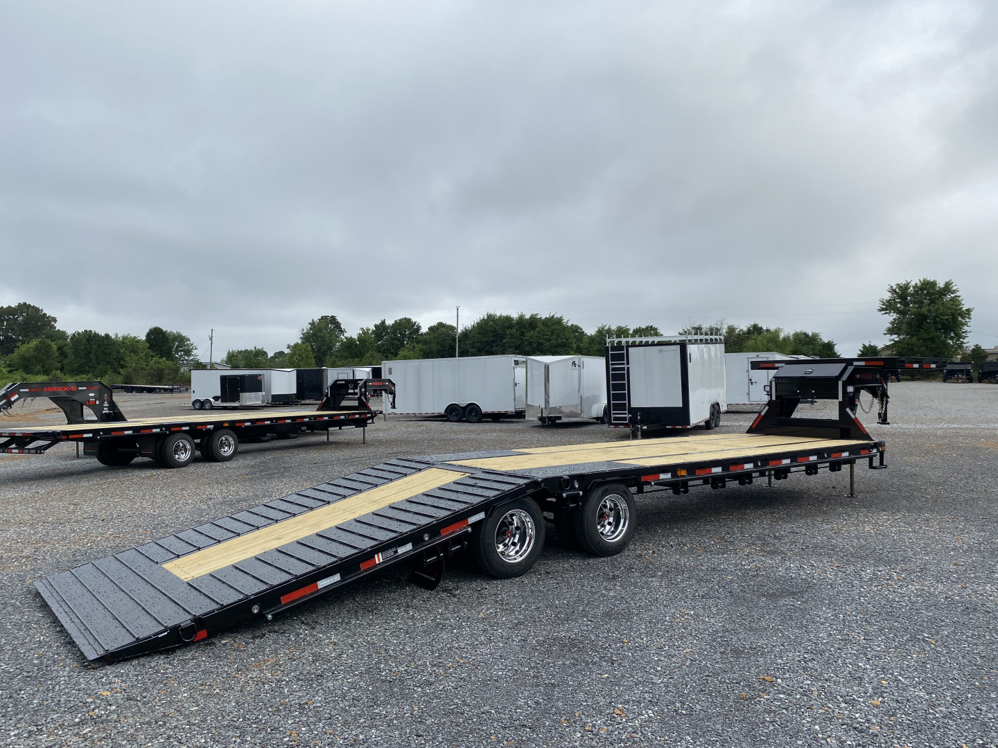 New 2026 MAXXD 102"X34' 30k Hyd Dove Gooseneck Trailer