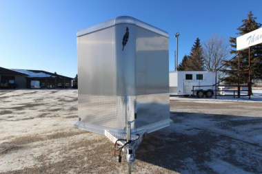 New 2025 Featherlite 9400 2HR BP Horse Trailer