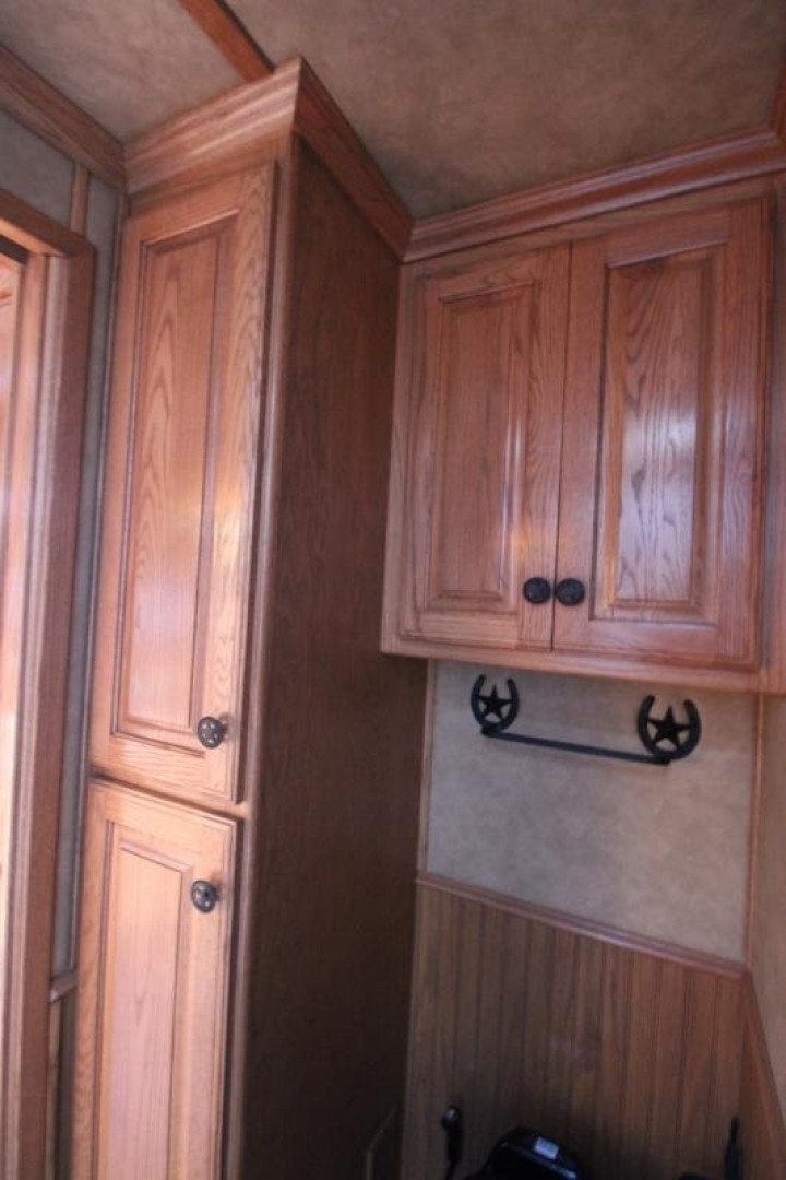 Used 2004 Bloomer 4HR LQ Horse Trailer