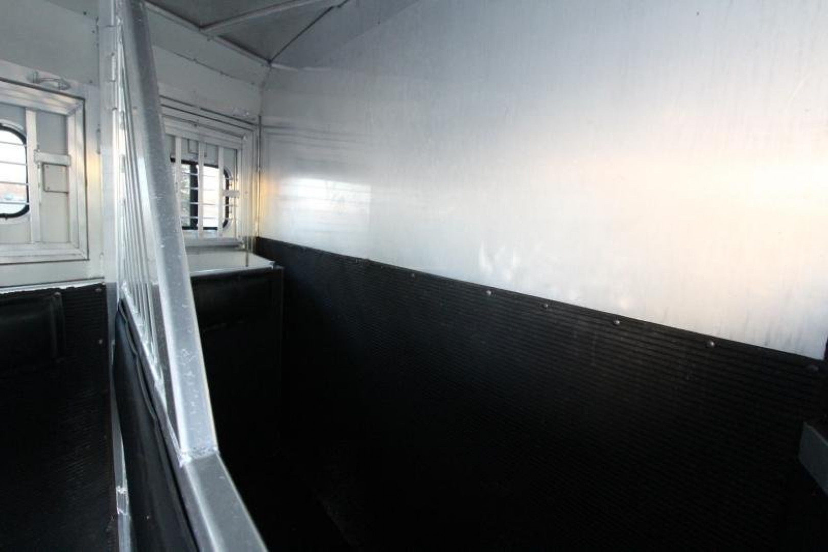 Used 2004 Bloomer 4HR LQ Horse Trailer