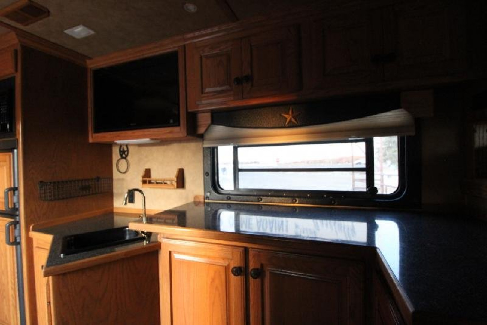 Used 2004 Bloomer 4HR LQ Horse Trailer