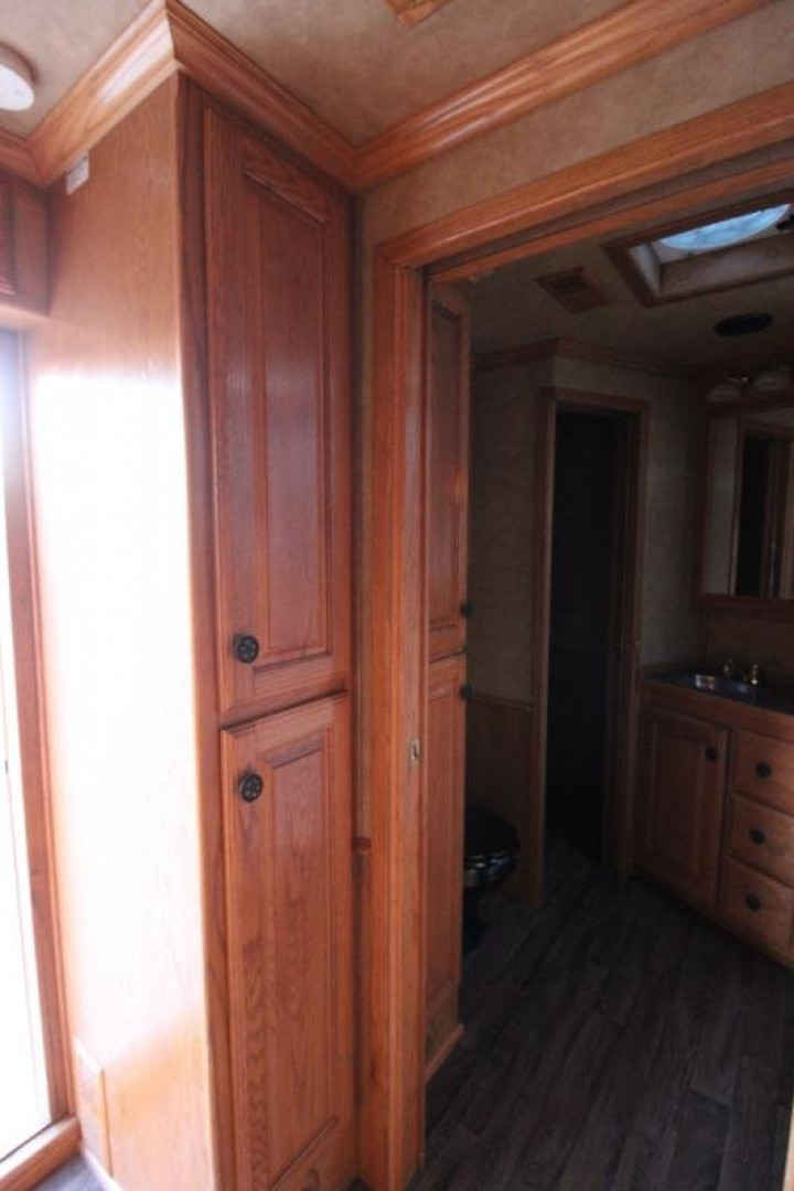 Used 2004 Bloomer 4HR LQ Horse Trailer