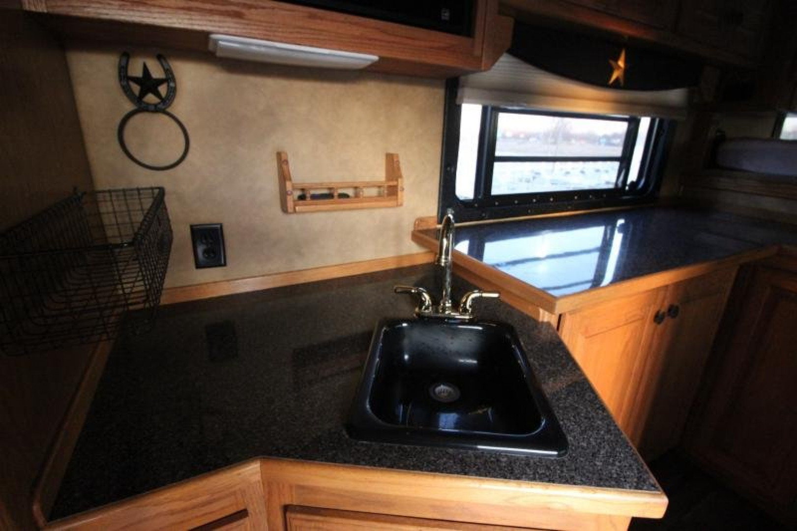 Used 2004 Bloomer 4HR LQ Horse Trailer