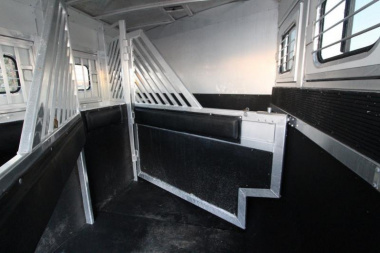 Used 2004 Bloomer 4HR LQ Horse Trailer