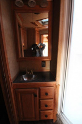 Used 2004 Bloomer 4HR LQ Horse Trailer
