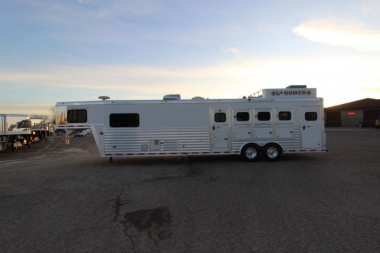 Used 2004 Bloomer 4HR LQ Horse Trailer