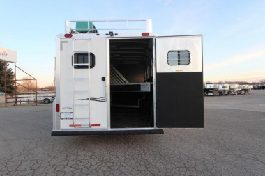 Used 2004 Bloomer 4HR LQ Horse Trailer