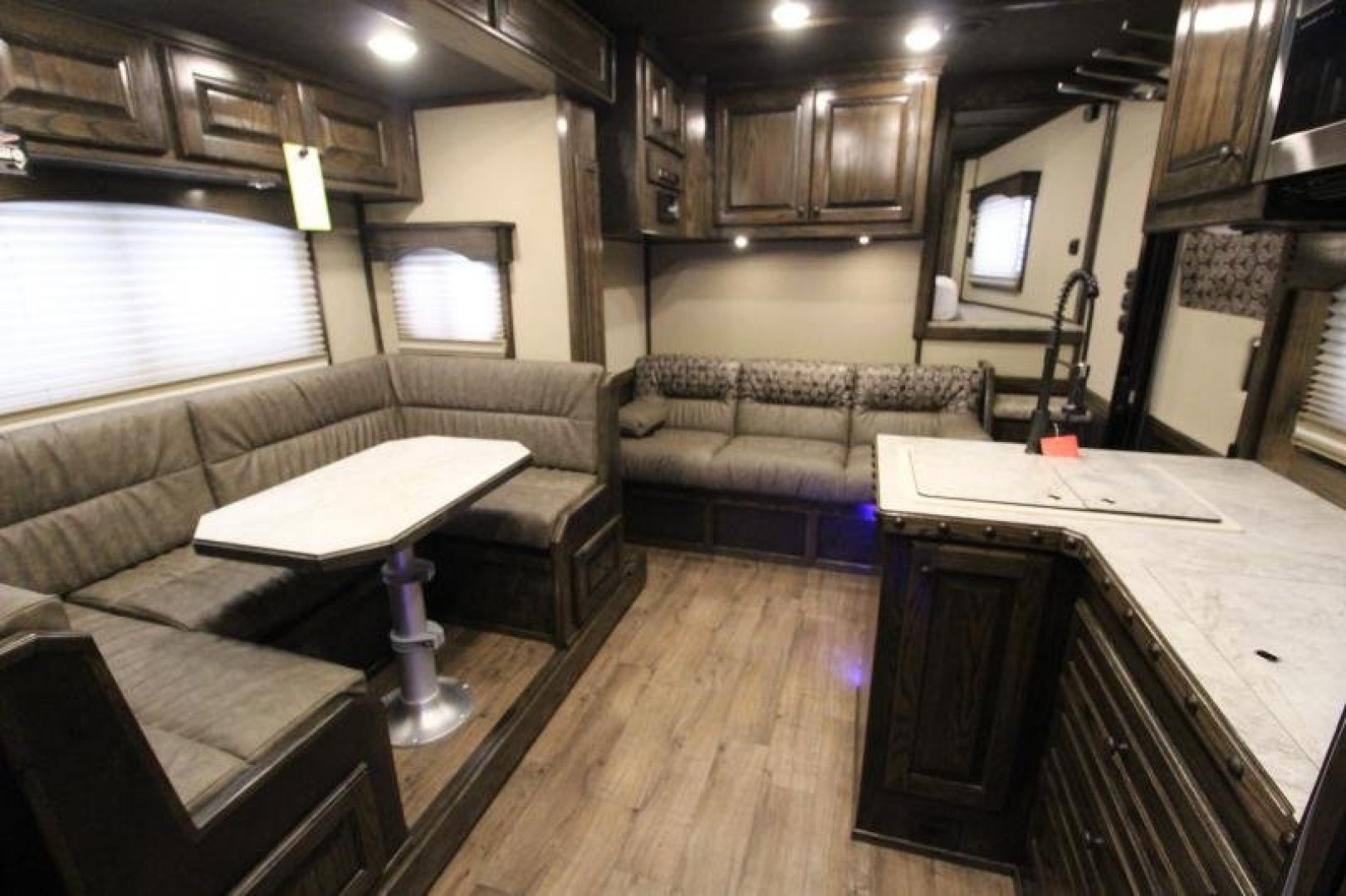 New 2025 Bloomer 4HR PC Side Ld LQ w/ Mid-Tack Horse Trailer