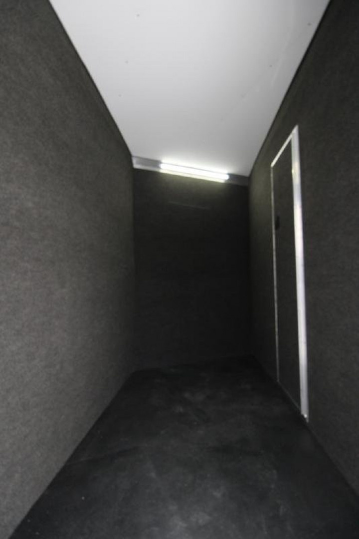 New 2025 Bloomer 4HR PC Side Ld LQ w/ Mid-Tack Horse Trailer