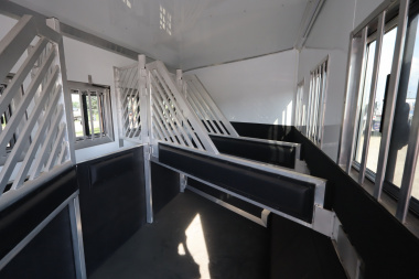 New 2025 Bloomer 4HR PC Side Ld LQ w/ Mid-Tack Horse Trailer