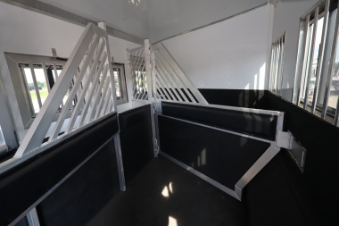 New 2025 Bloomer 4HR PC Side Ld LQ w/ Mid-Tack Horse Trailer