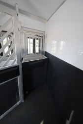 New 2025 Bloomer 4HR PC Side Ld LQ w/ Mid-Tack Horse Trailer