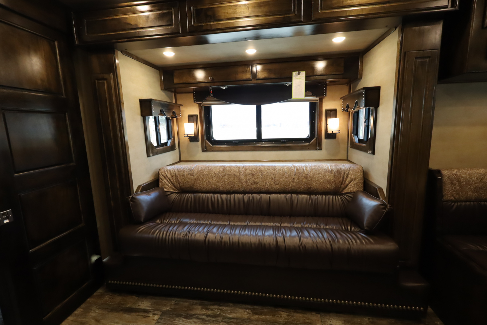 New 2024 Bloomer 3 Horse LQ Slide Out Trailer