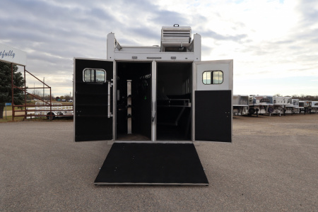 New 2024 Bloomer 3 Horse LQ Slide Out Trailer