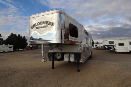 New 2024 Bloomer 3 Horse LQ Slide Out Trailer