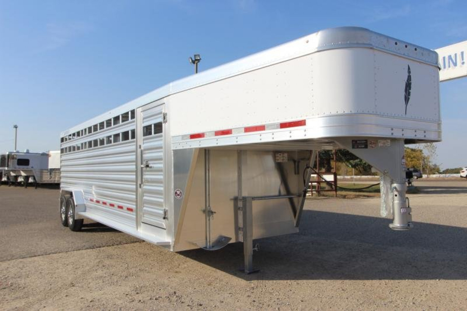 New 2025 Featherlite 8127 24' GN Stock / Stock Combo Trailer