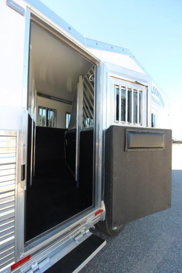 New 2025 Bloomer 4 Horse LQ Slide-out Trailer