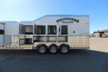 New 2025 Bloomer 4 Horse LQ Slide-out Trailer