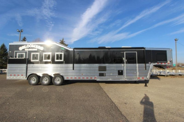 New 2025 Bloomer 4HR PC 16'6  LQ Horse Trailer