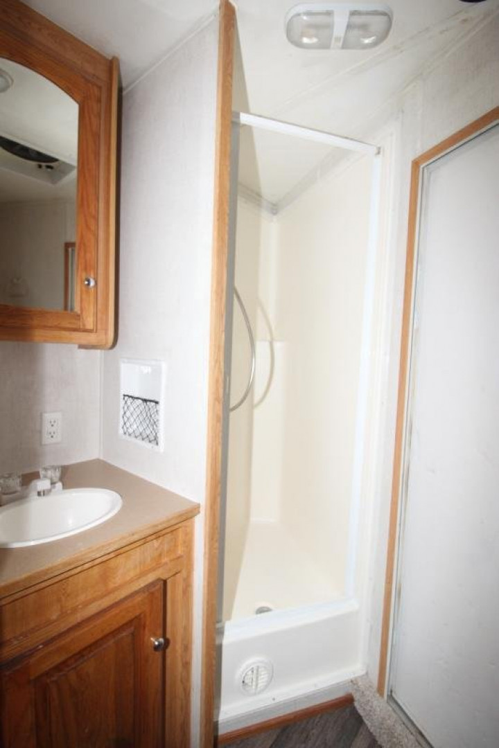 Used 2004 Bison Trailers 3HR 13' LQ Horse Trailer