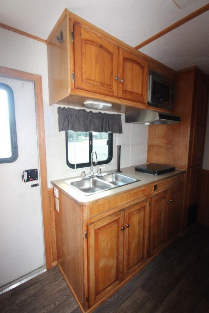 Used 2004 Bison Trailers 3HR 13' LQ Horse Trailer