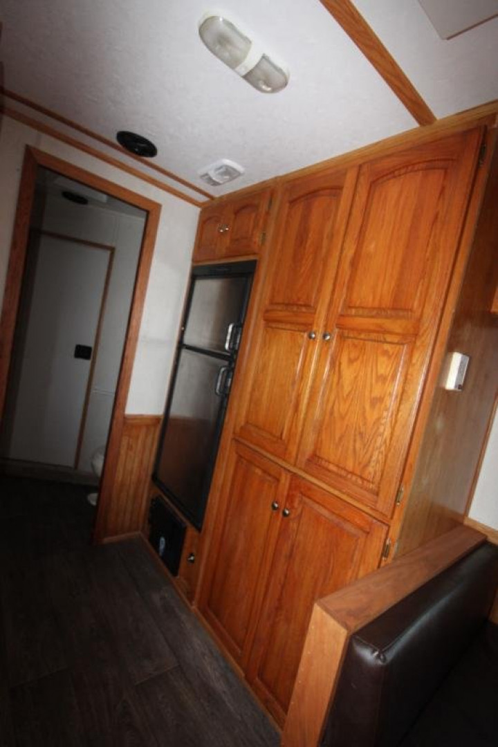 Used 2004 Bison Trailers 3HR 13' LQ Horse Trailer