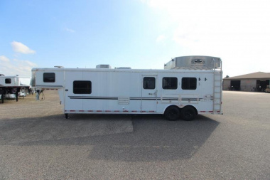 Used 2004 Bison Trailers 3HR 13' LQ Horse Trailer
