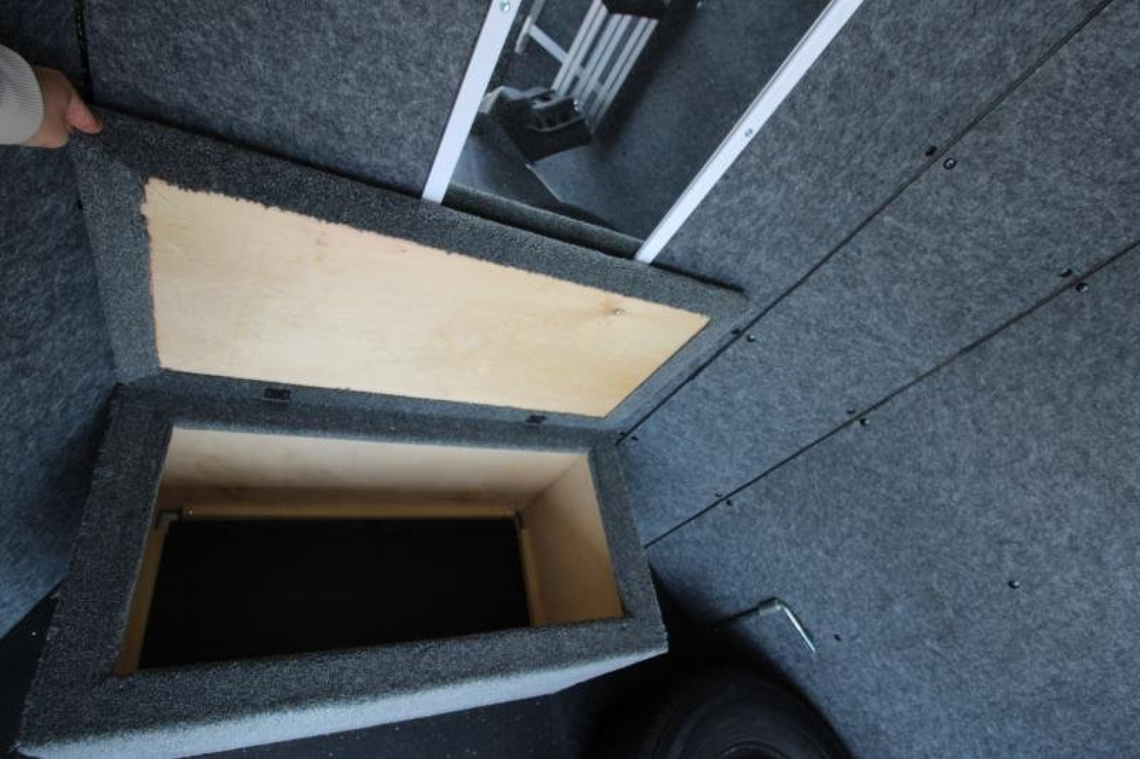 New 2025 Sundowner Super Tack 3 Horse BP Trailer