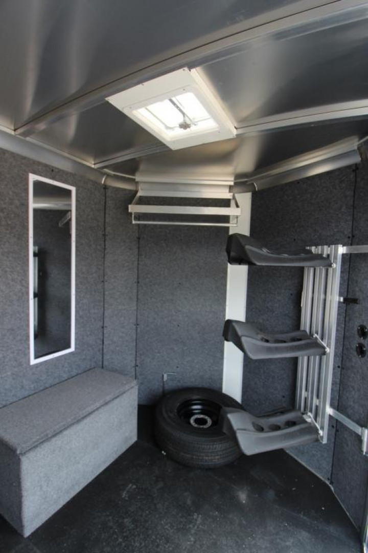 New 2025 Sundowner Super Tack 3 Horse BP Trailer