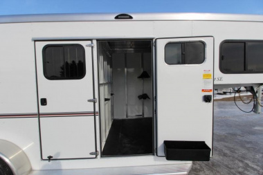 New 2023 Sundowner 2 Horse Charter SE GN Horse Trailer