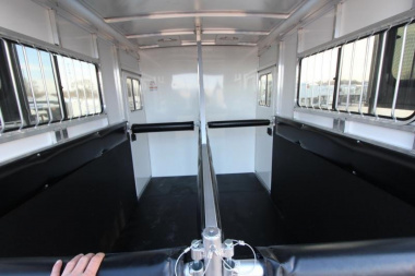 New 2023 Sundowner 2 Horse Charter SE GN Horse Trailer