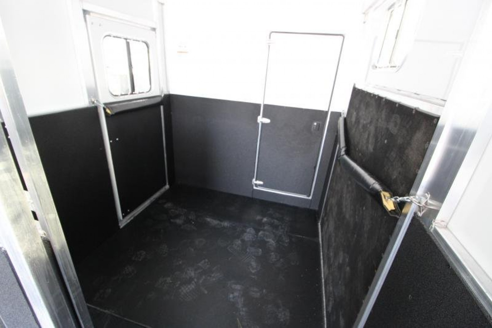New 2023 Sundowner Trailers 2+1 Gooseneck Horse Trailer