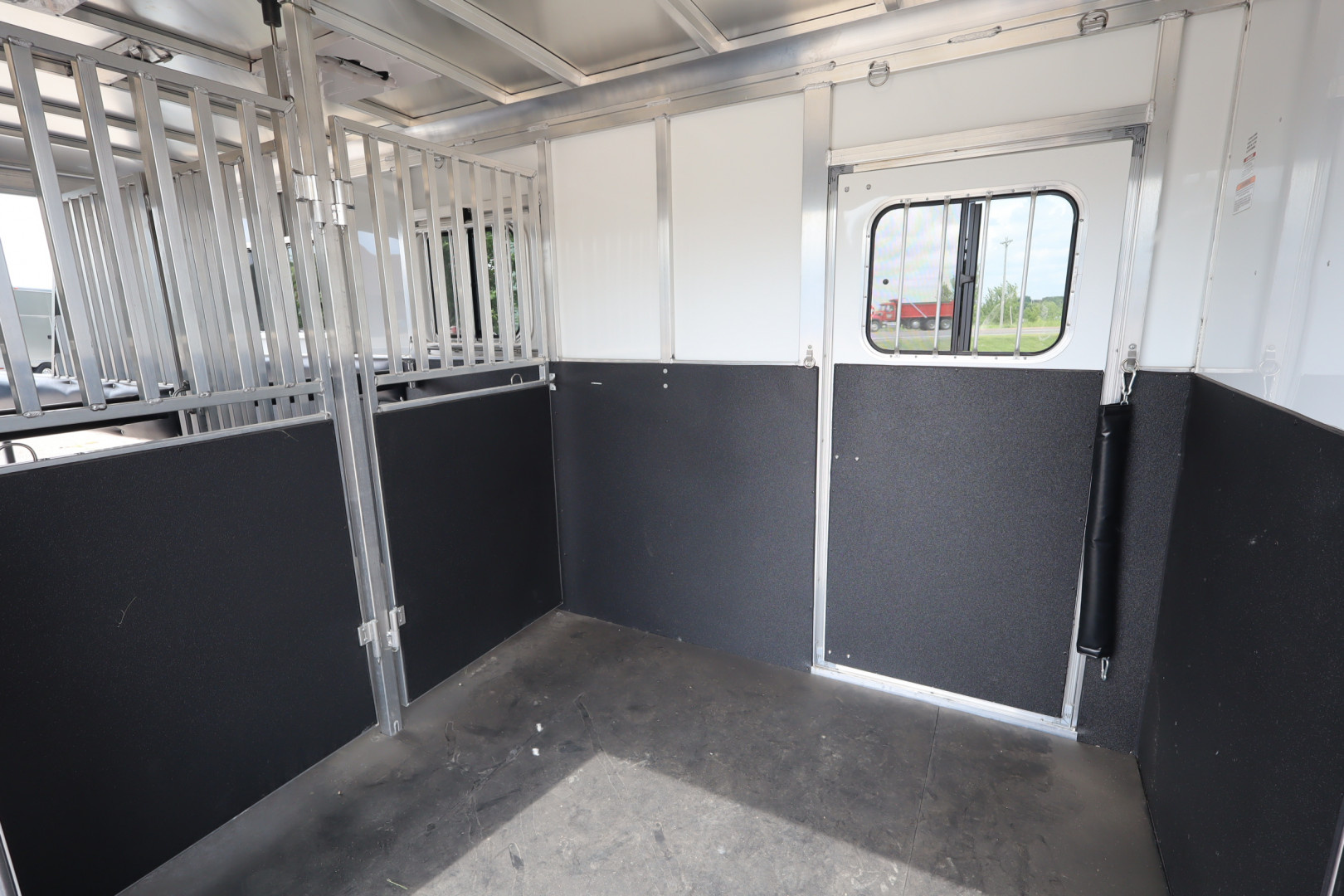 New 2023 Sundowner Trailers 2+1 Gooseneck Horse Trailer